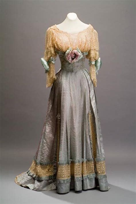 Rate the Dress: a Doucet of 1905